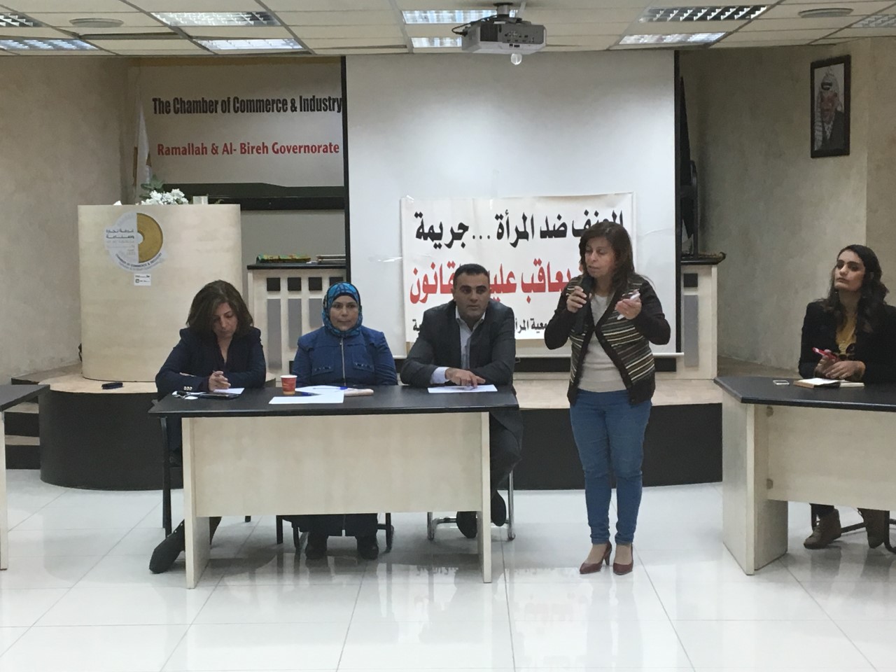 المرأة العاملة تنظم " شهادات حية للنساء ما بين القهر القانوني الاجتماعي والسياسي"